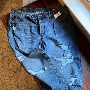 NWT distressed jeans